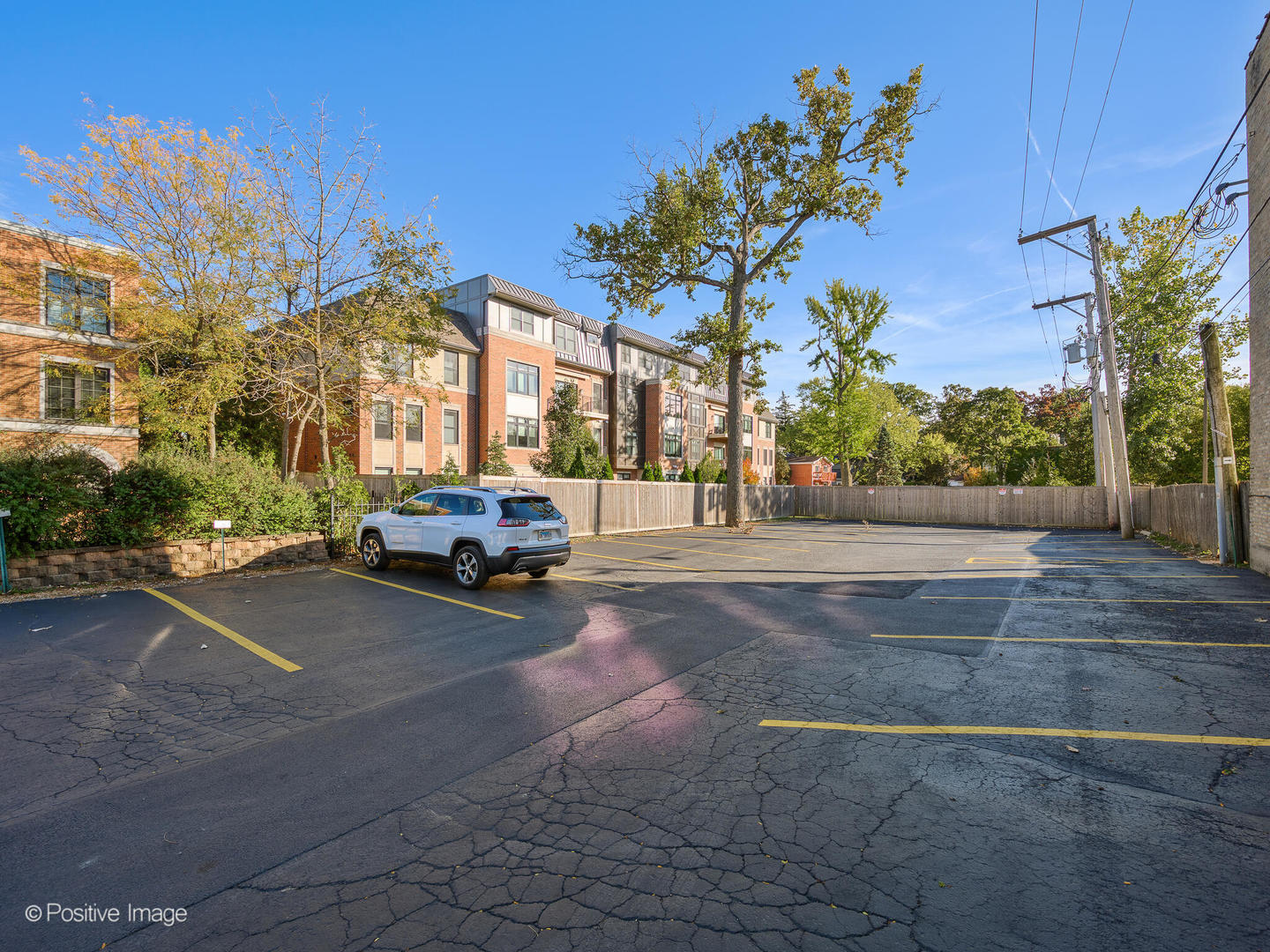 660 La Salle Place Property Photo 11