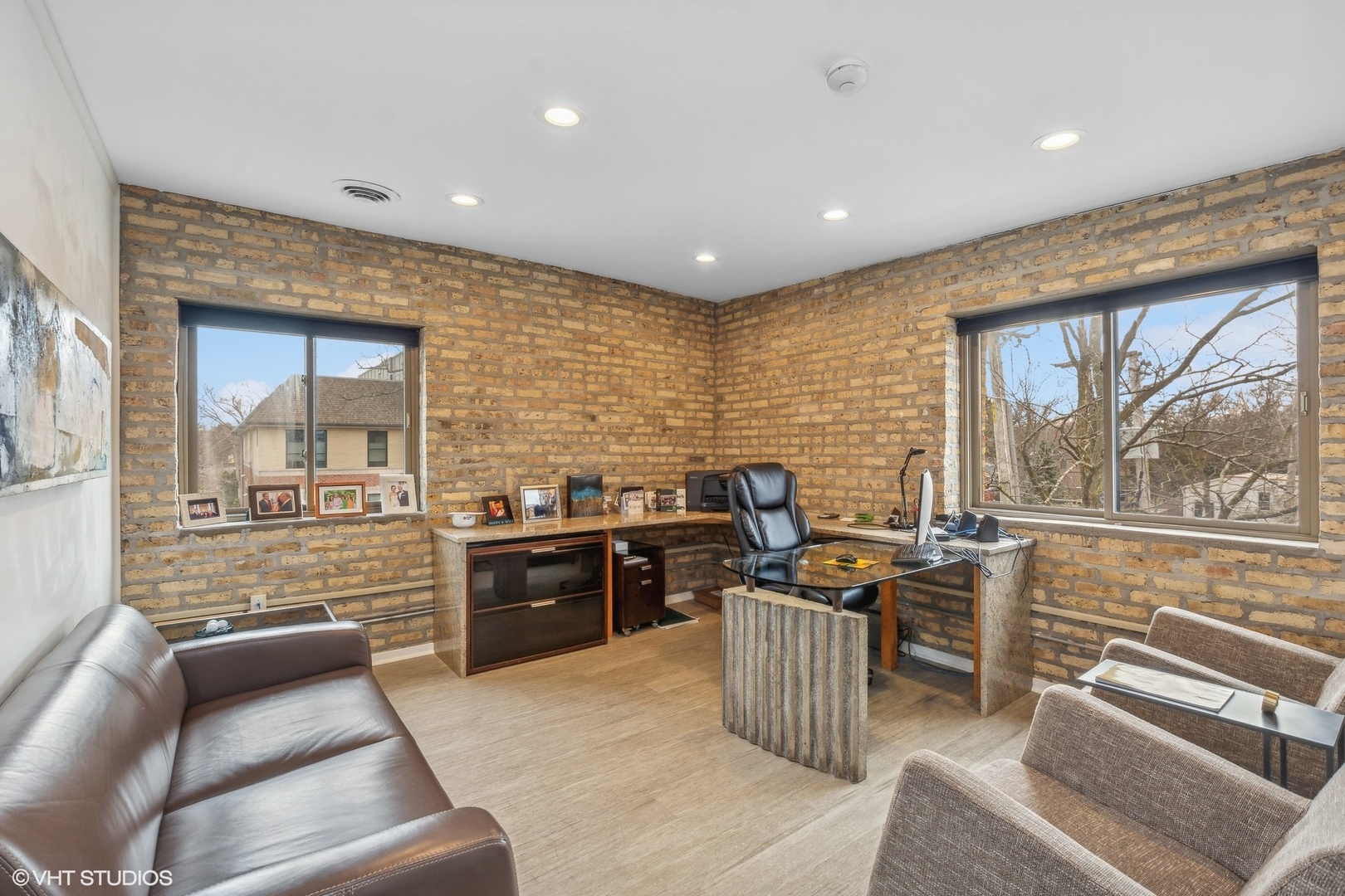 660 La Salle Place Property Photo 18