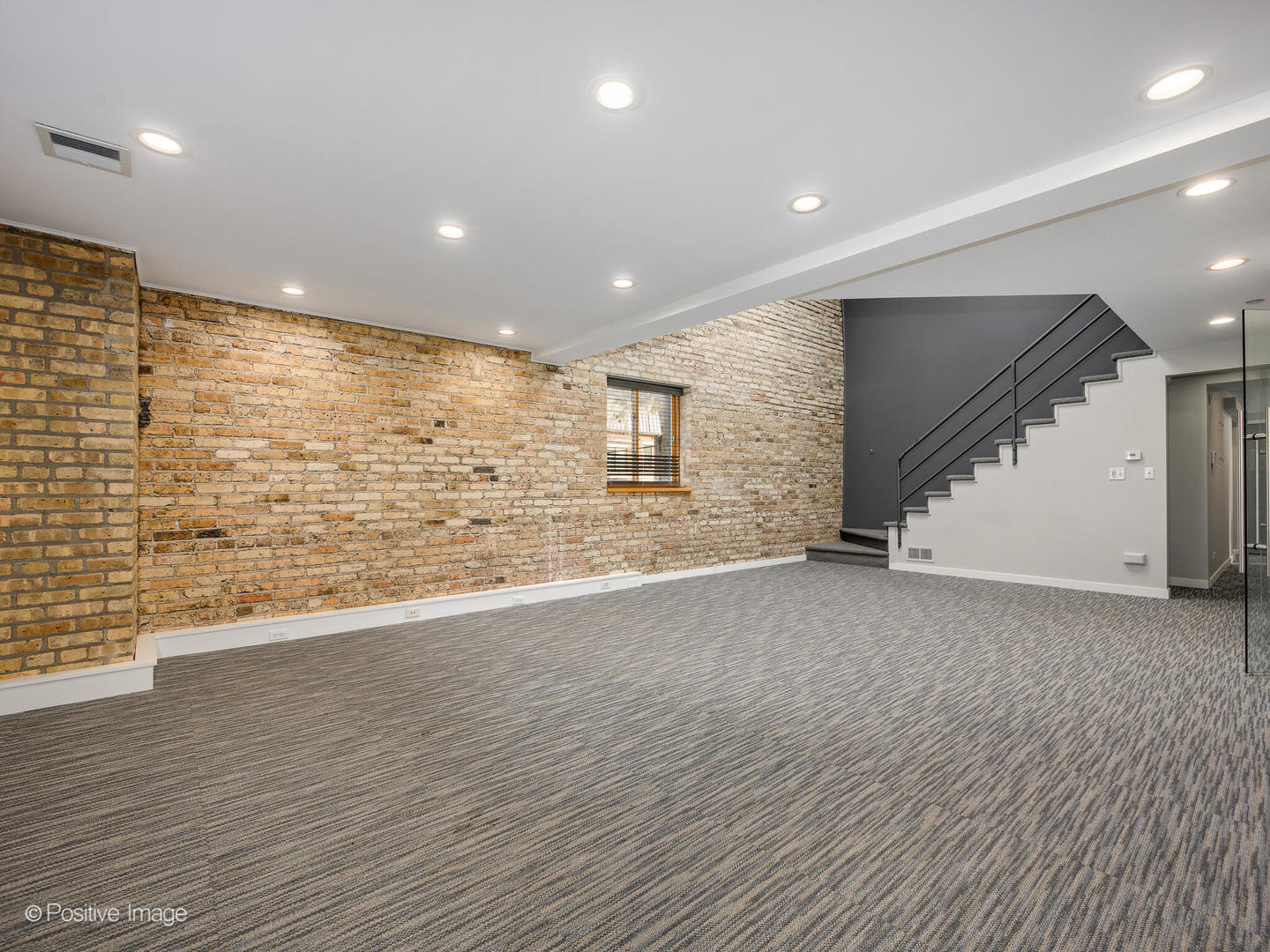 660 La Salle Place Property Photo 46