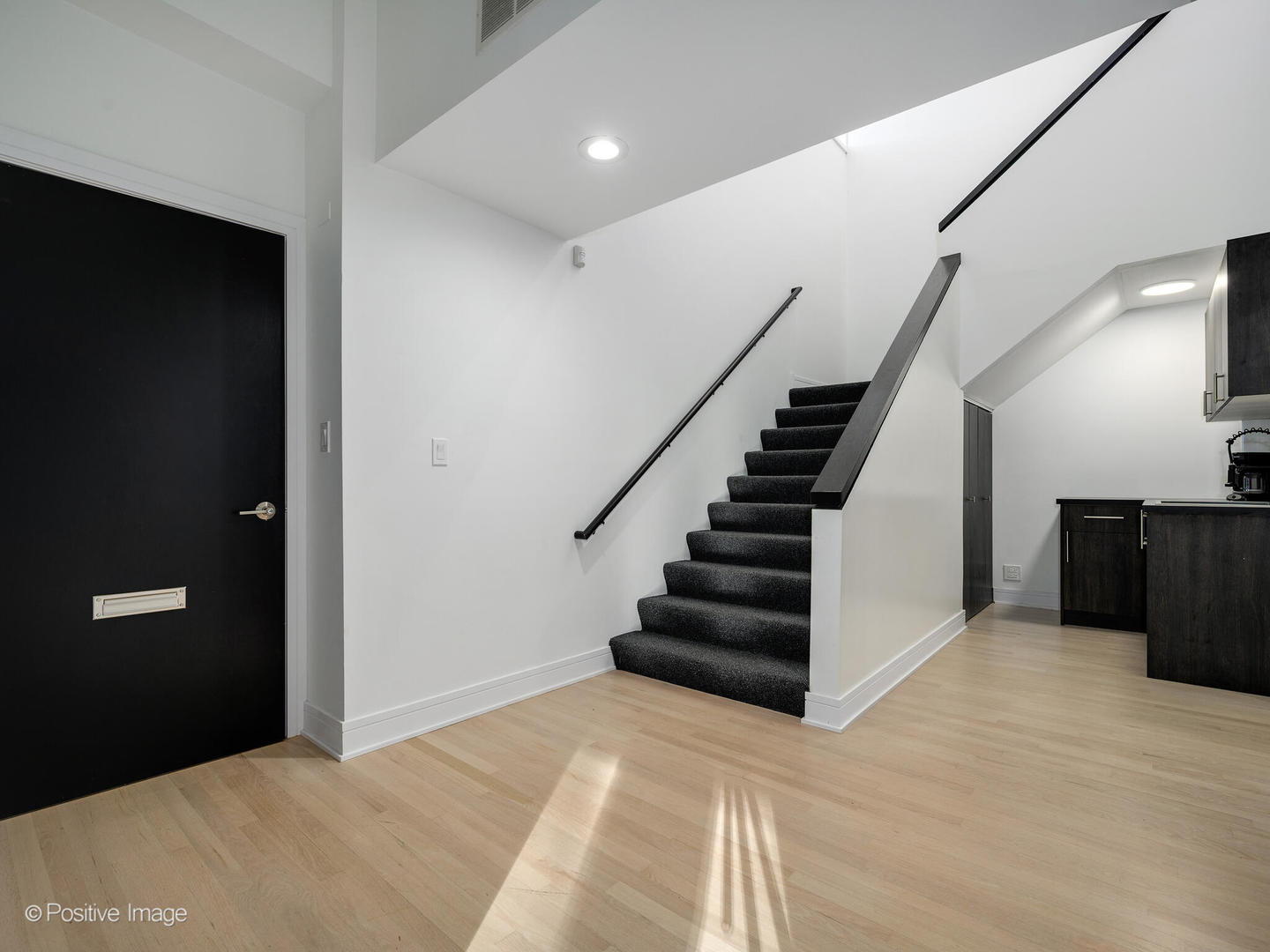 660 La Salle Place Property Photo 71
