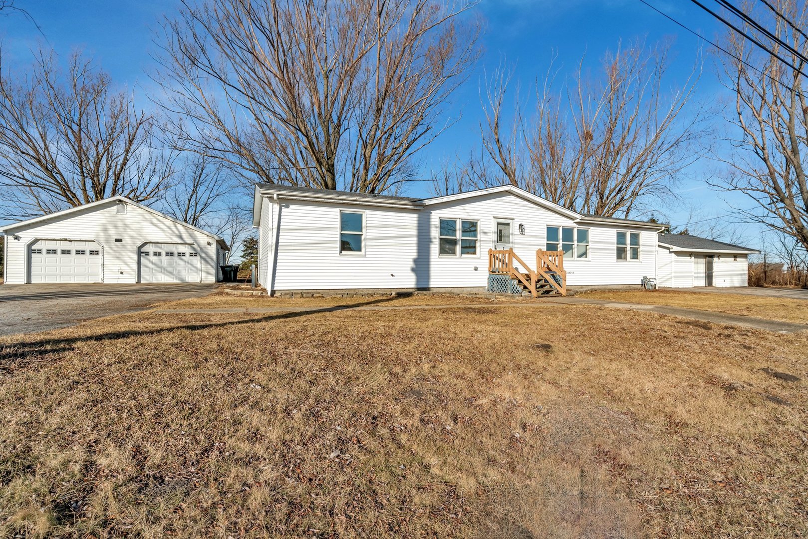 1130 N Division Street Property Photo