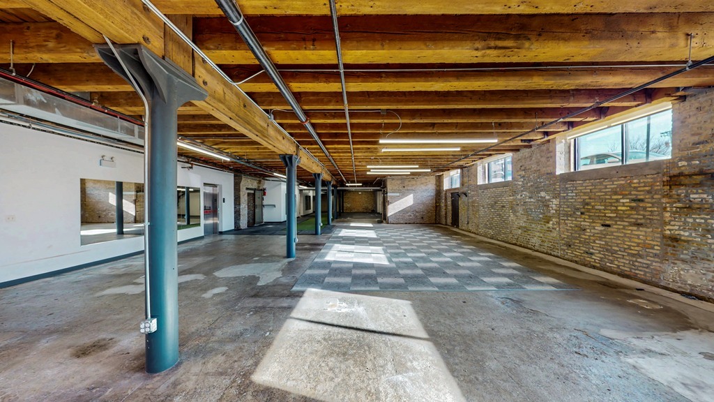 1500 W Carroll Avenue Lowerlevel Property Photo 3