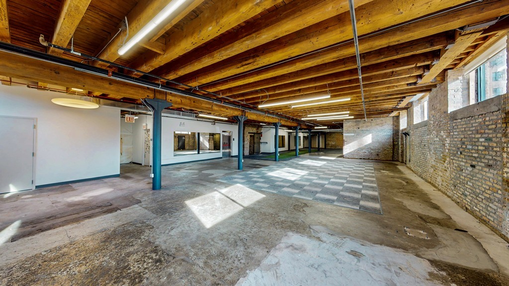 1500 W Carroll Avenue Lowerlevel Property Photo 4