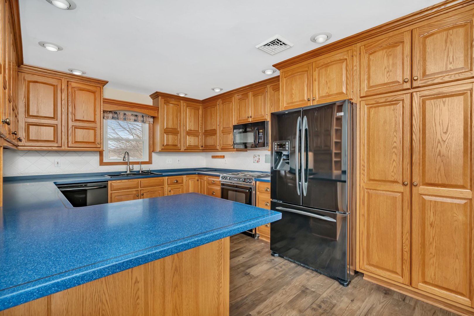 605 N East Street Property Photo 10
