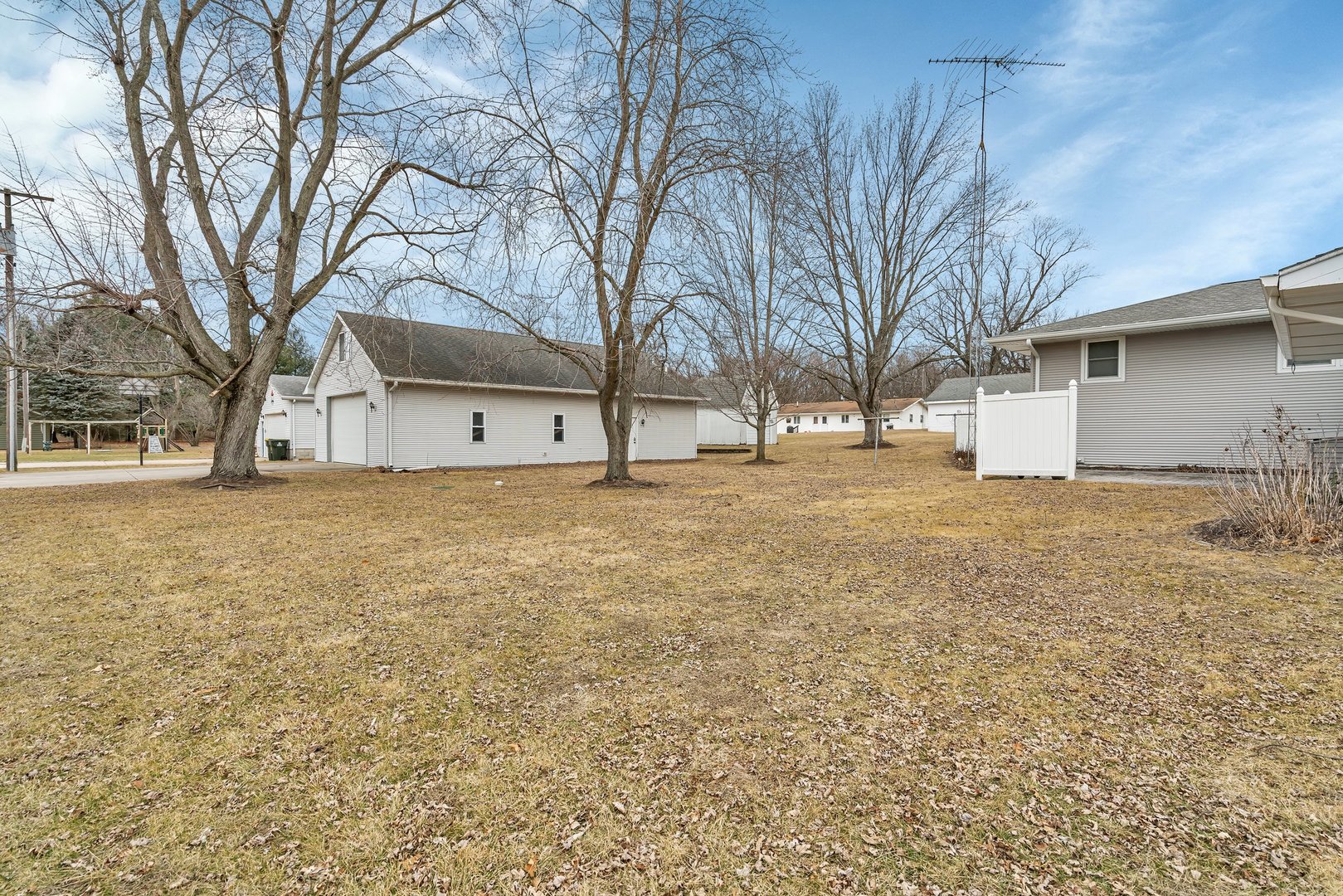 605 N East Street Property Photo 37