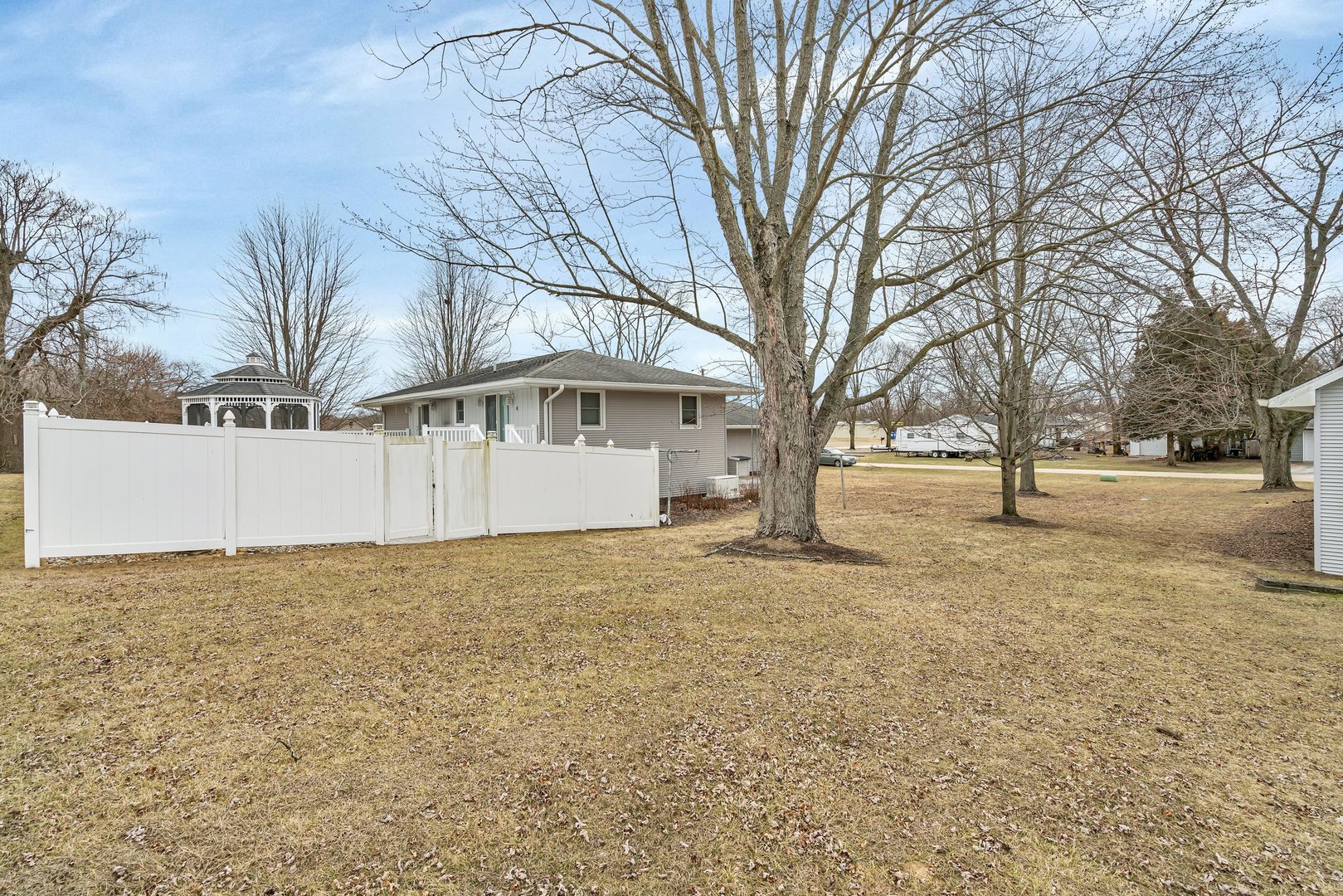 605 N East Street Property Photo 39