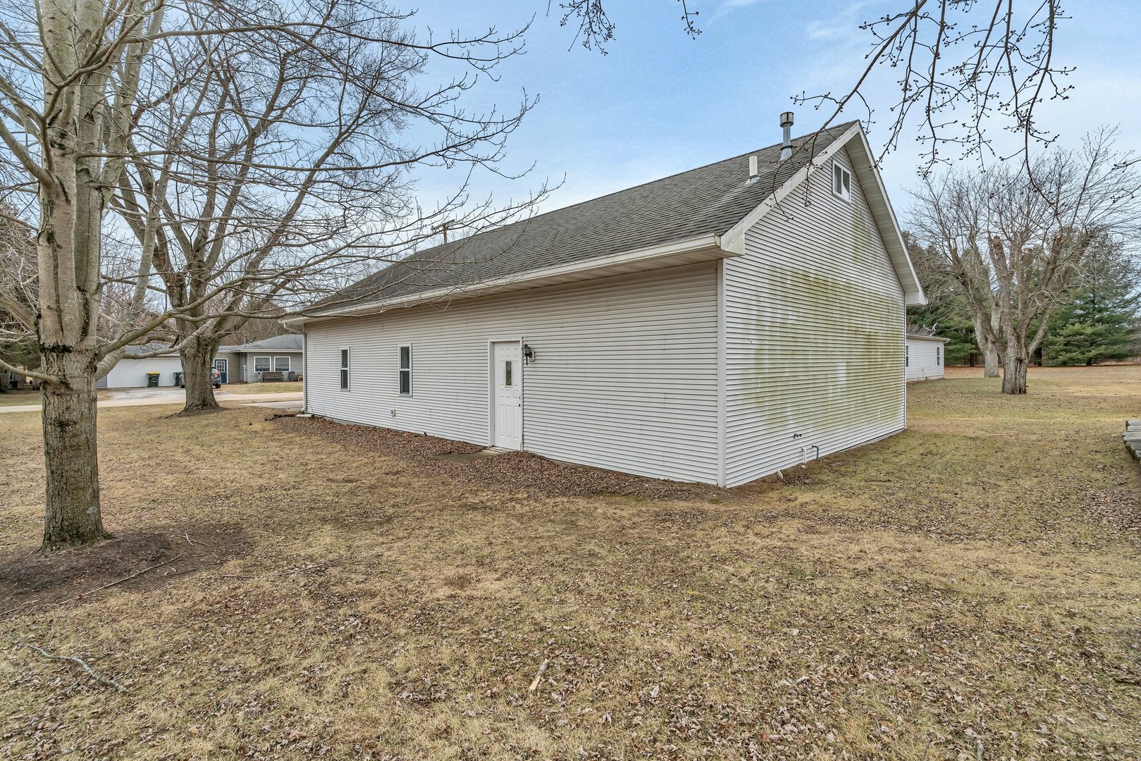 605 N East Street Property Photo 56