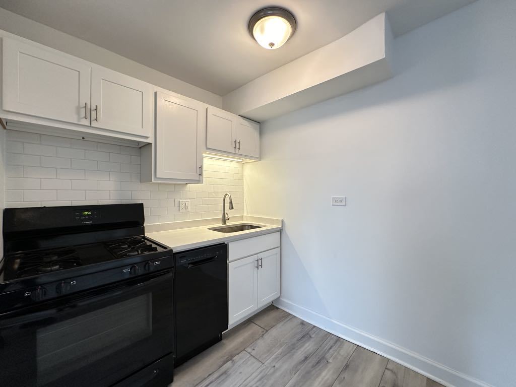 5710 N Winthrop Avenue 113 Property Photo 4
