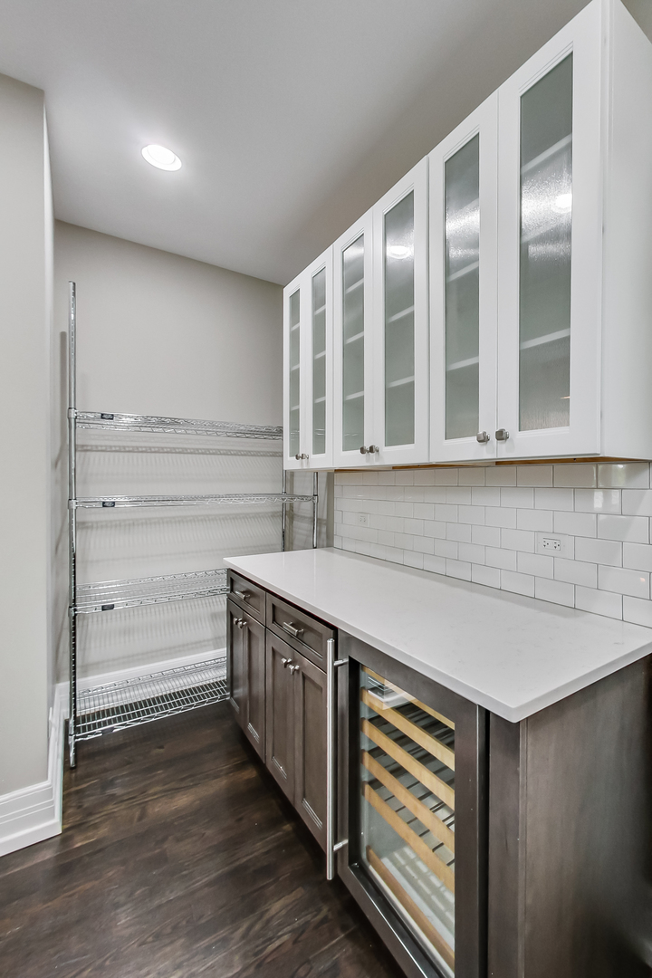 300 Marion Street Property Photo 19