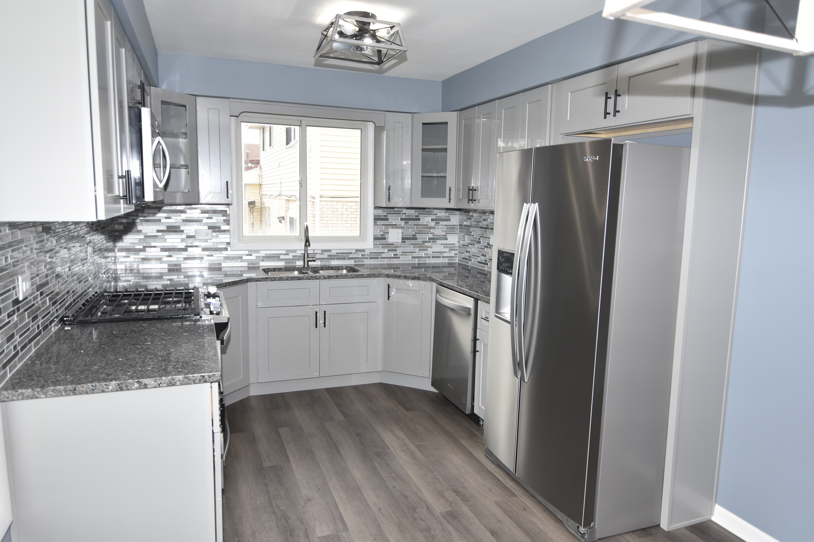 16701 Clyde Avenue Property Photo 2