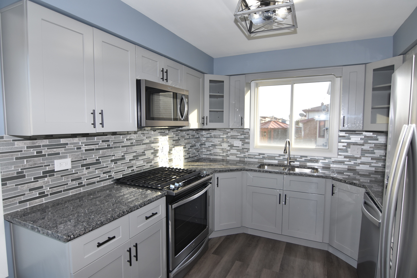 16701 Clyde Avenue Property Photo 3