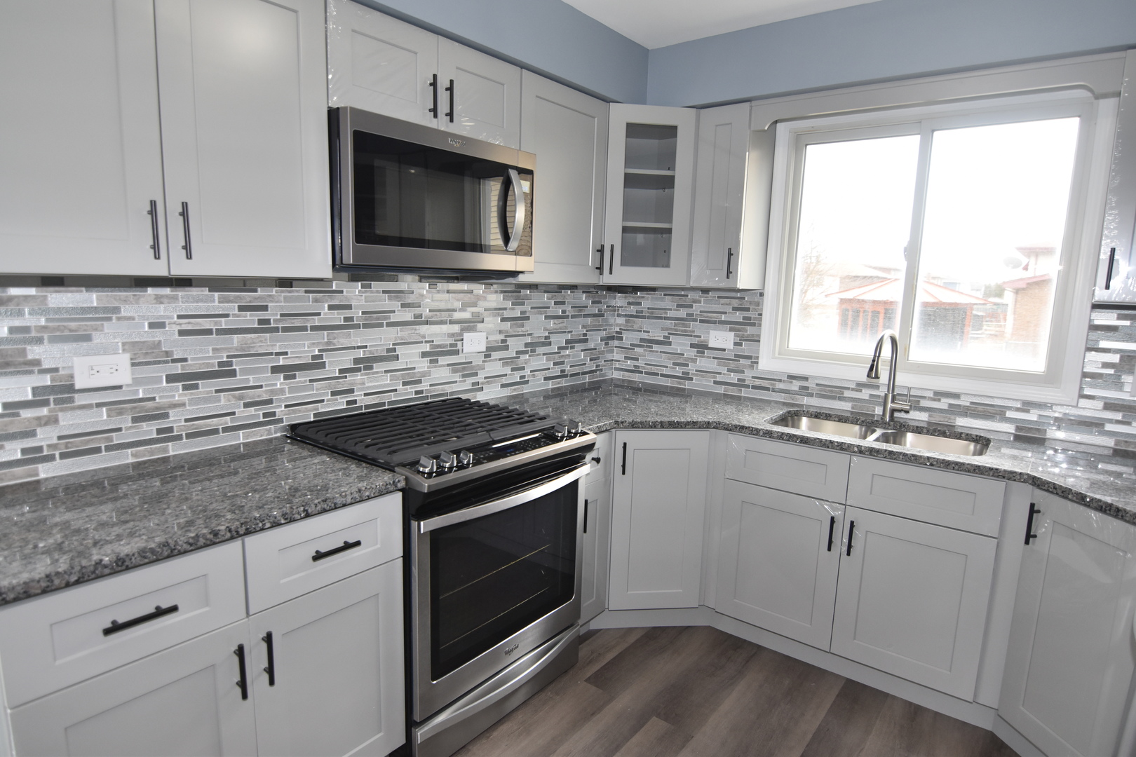 16701 Clyde Avenue Property Photo 4