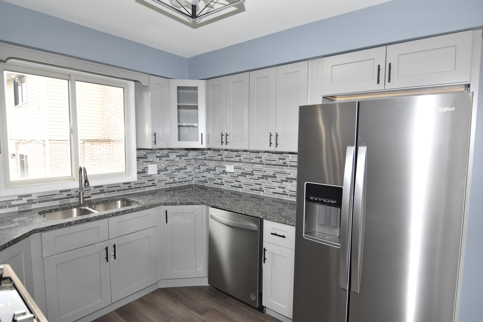 16701 Clyde Avenue Property Photo 5