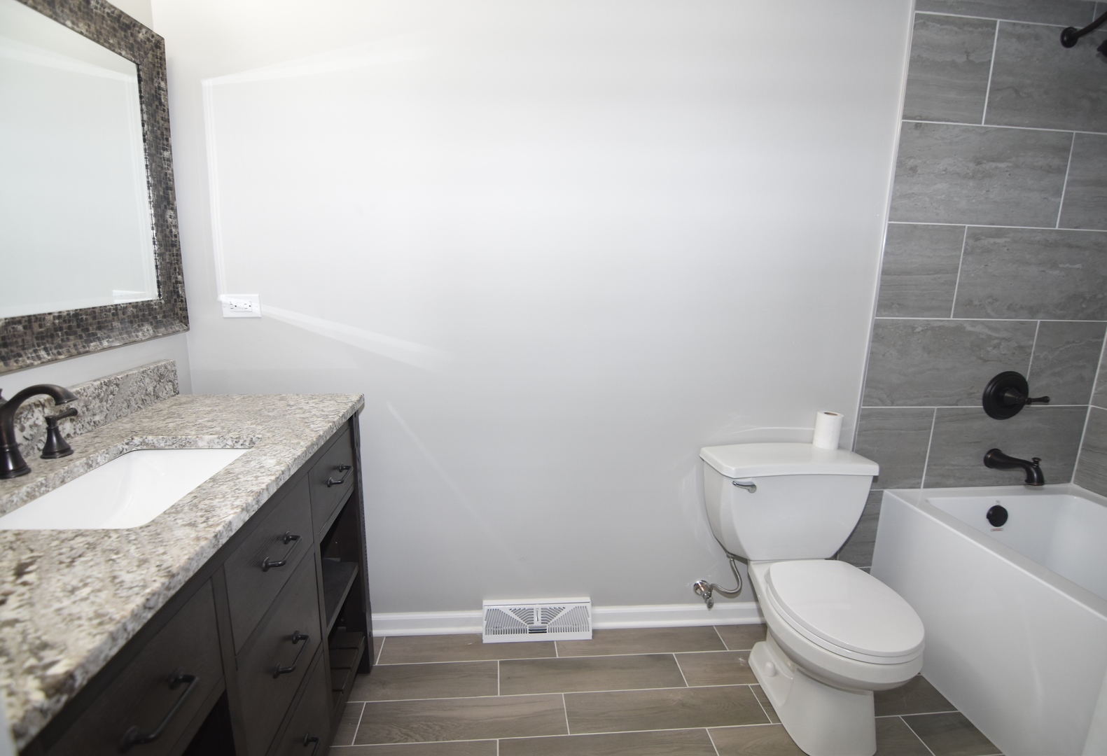 16701 Clyde Avenue Property Photo 17