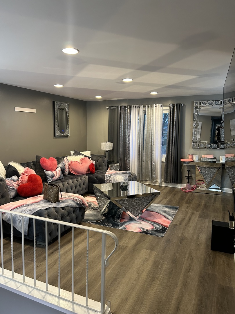 18009 Ravisloe Terrace Property Photo 3