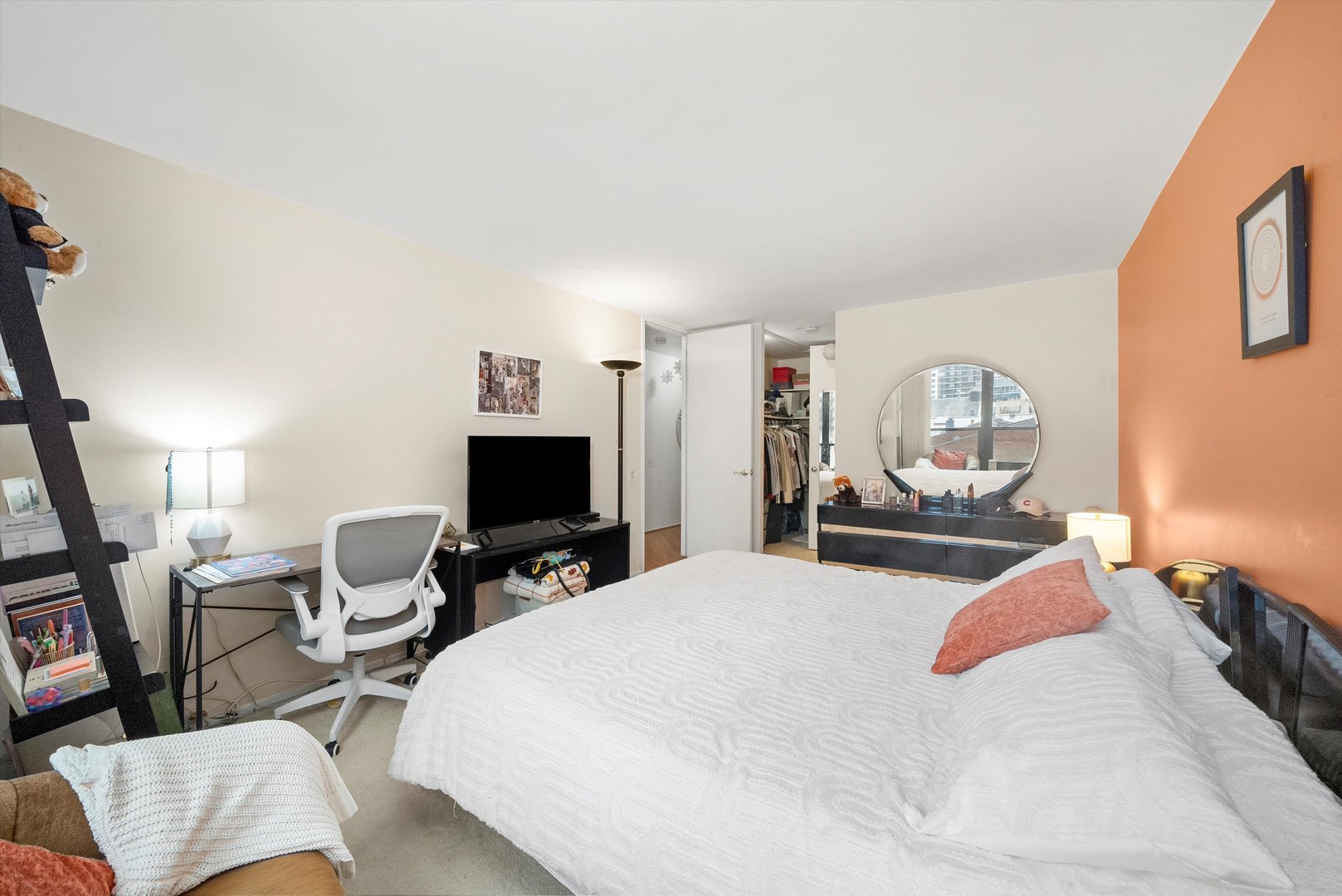 1030 N State Street 2l Property Photo 17