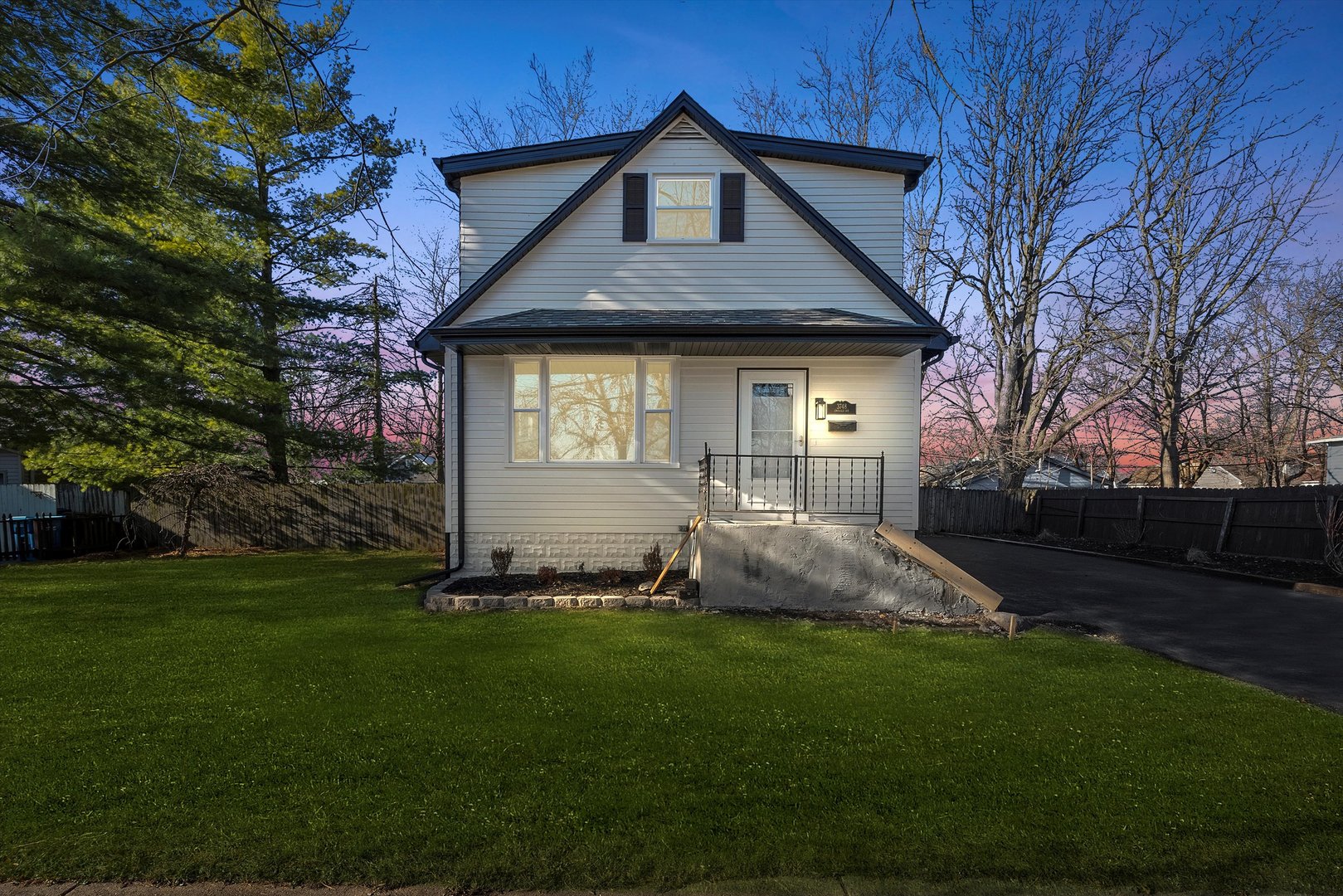 3748 Emerald Avenue Property Photo