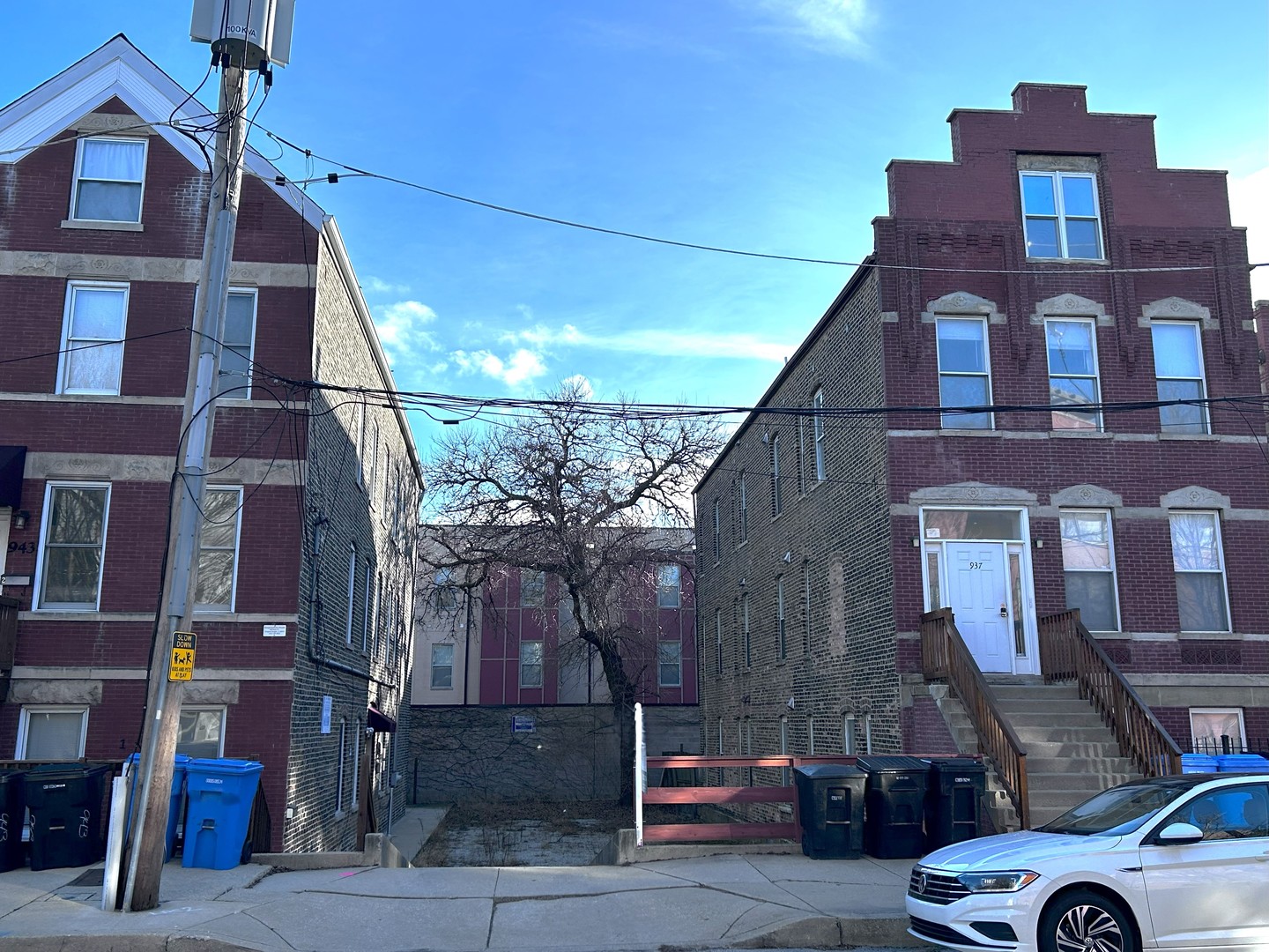 941 N Racine Avenue Property Photo 1