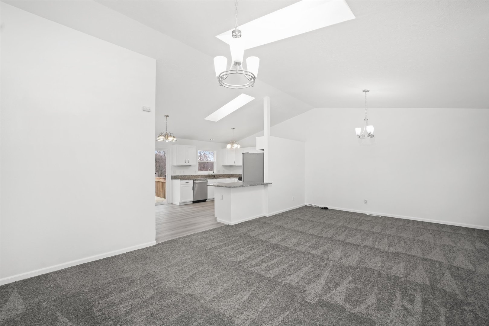 105 Constitution Drive Property Photo 8
