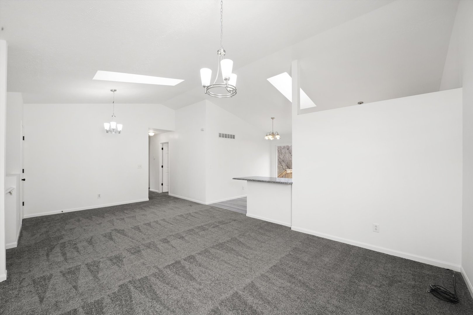 105 Constitution Drive Property Photo 11