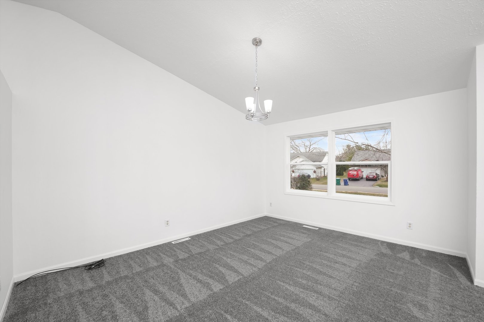 105 Constitution Drive Property Photo 13