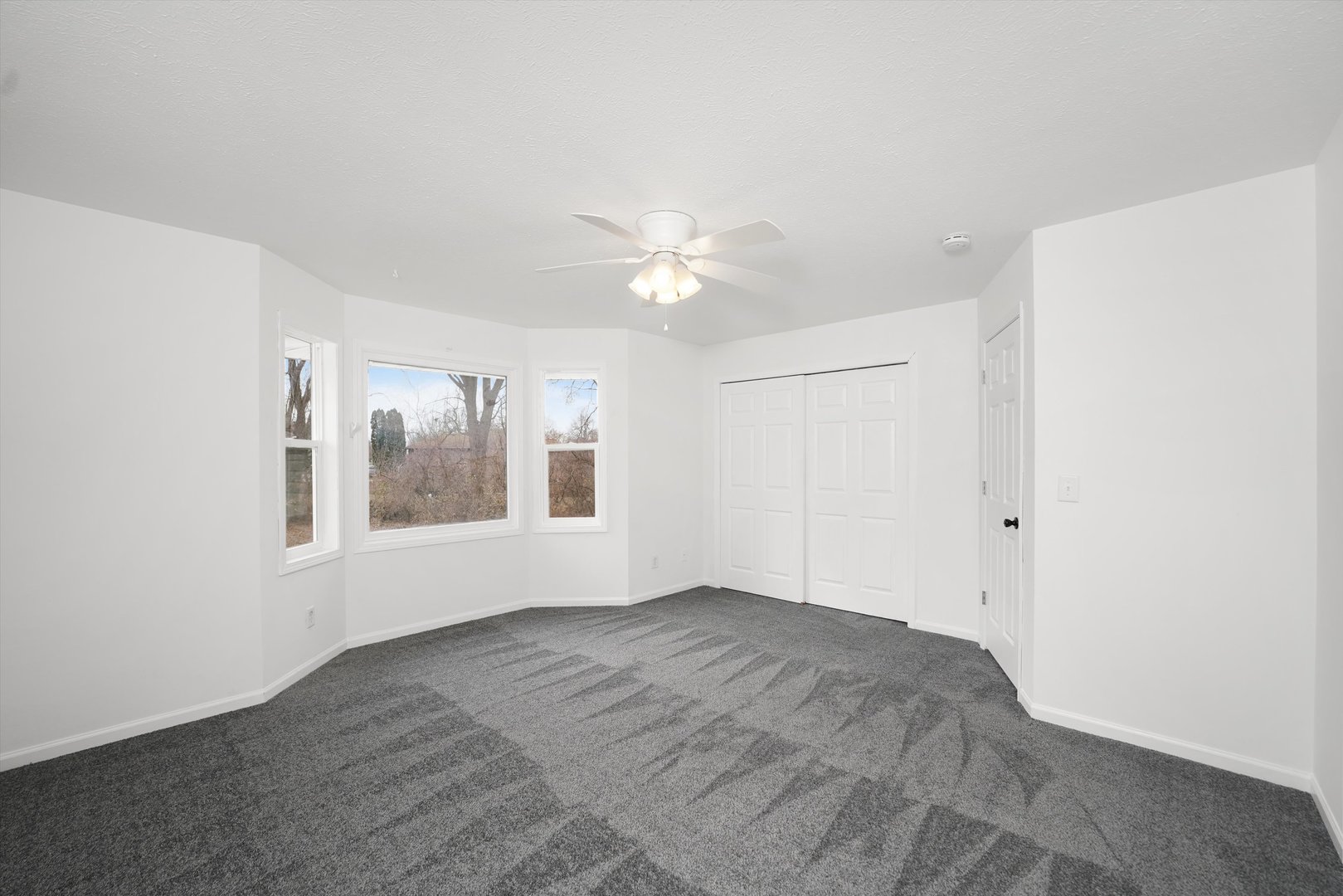105 Constitution Drive Property Photo 16