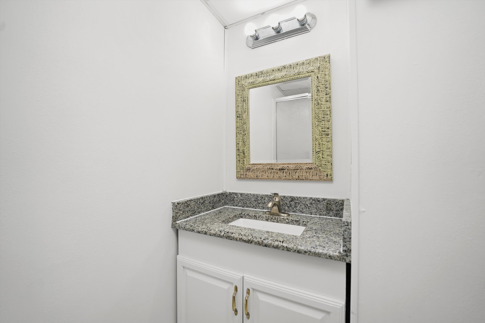 105 Constitution Drive Property Photo 20