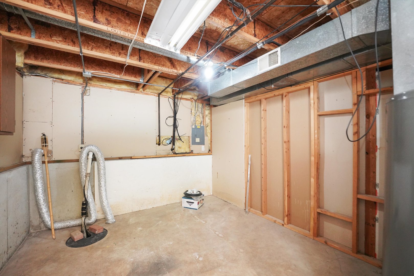 105 Constitution Drive Property Photo 29
