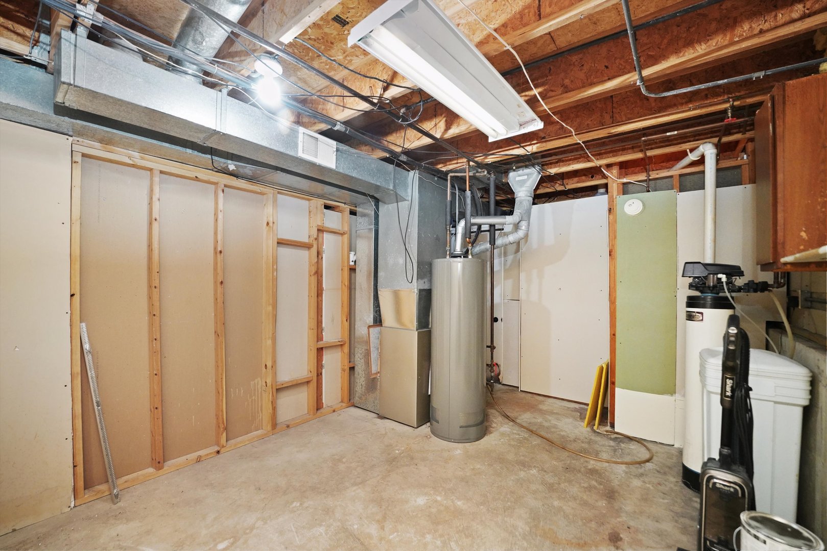 105 Constitution Drive Property Photo 30