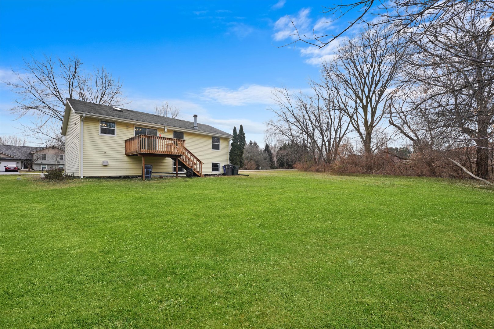 105 Constitution Drive Property Photo 35