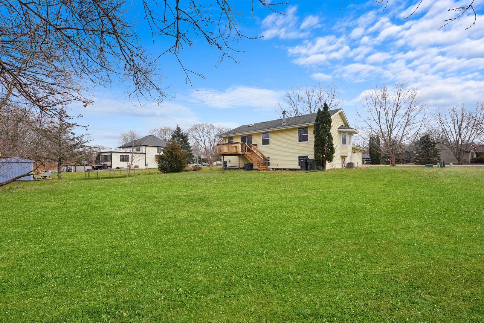 105 Constitution Drive Property Photo 37