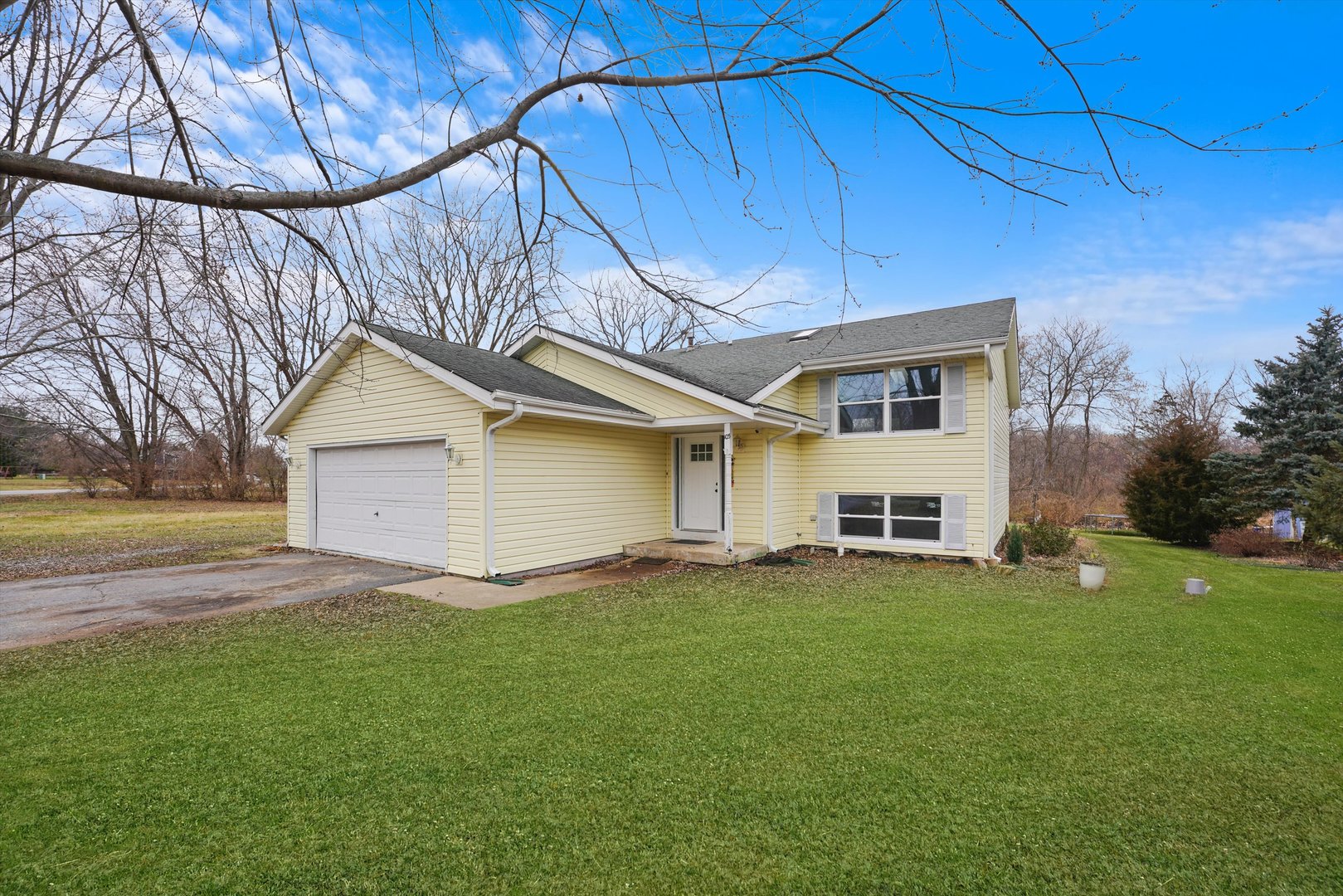 105 Constitution Drive Property Photo 39