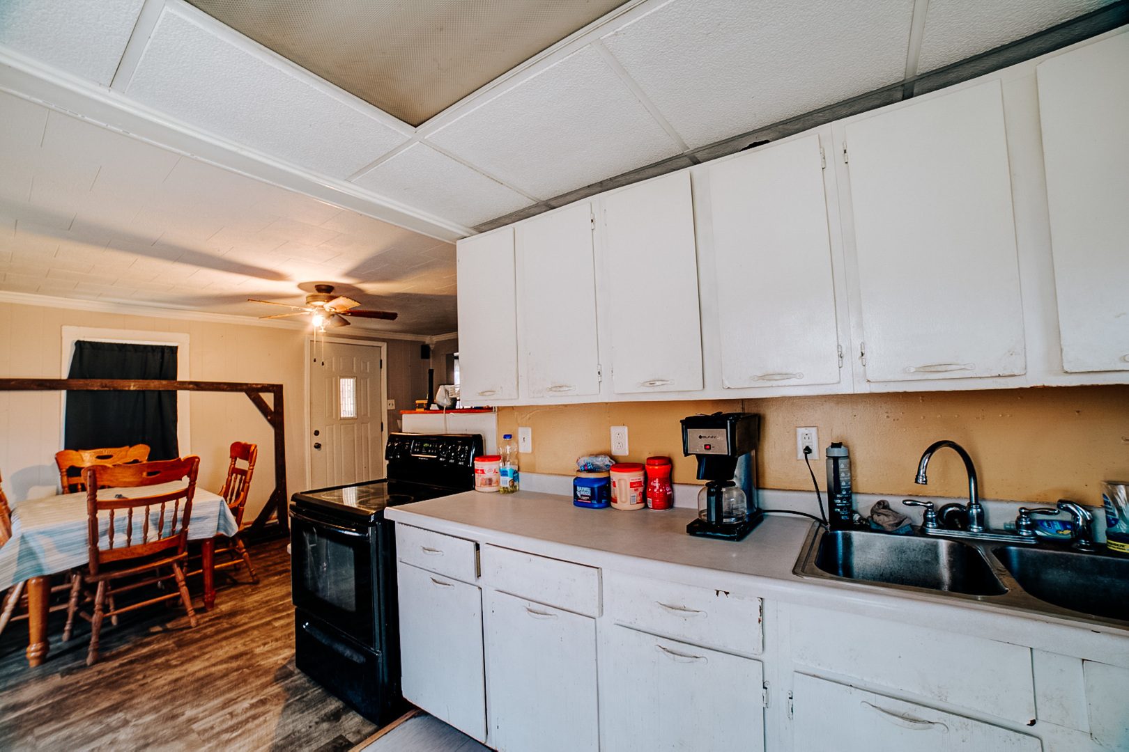 428 E Cherry Street Property Photo 4