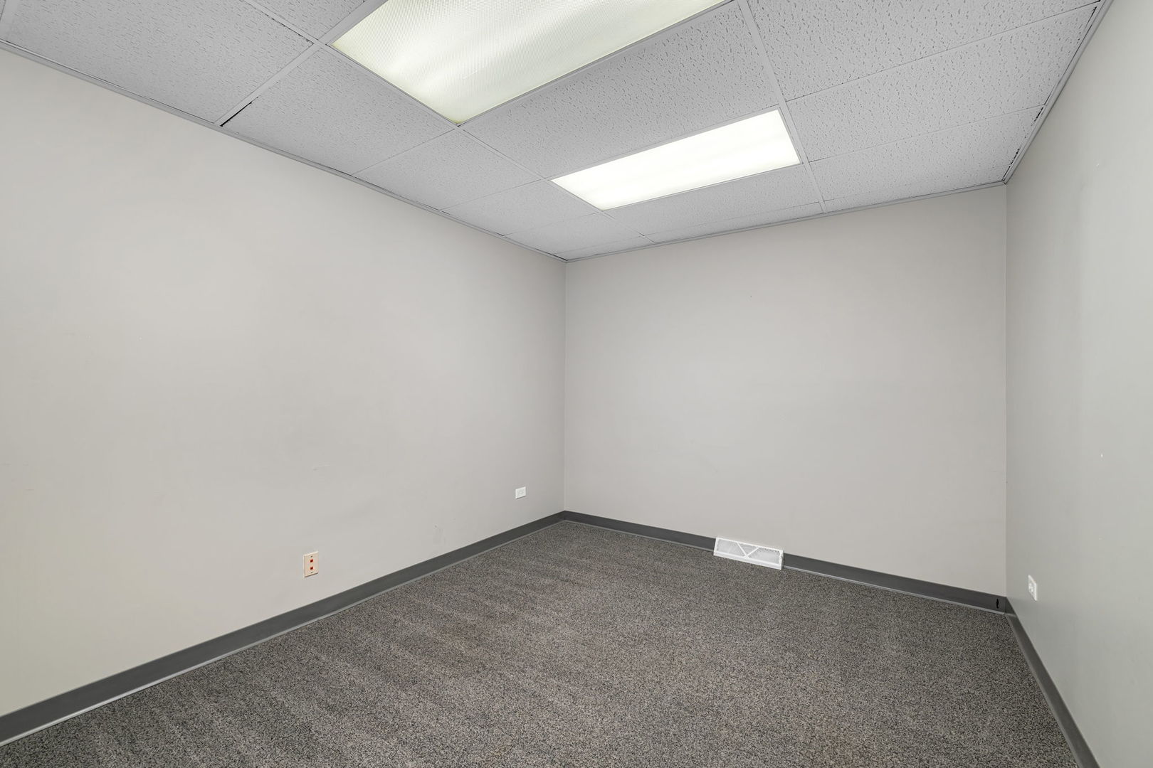 200 N Hammes Avenue Property Photo 15