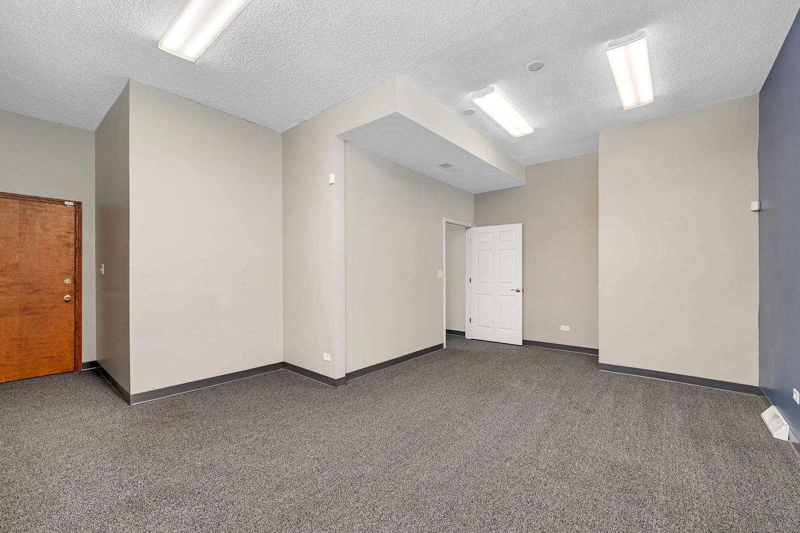 200 N Hammes Avenue Property Photo 18