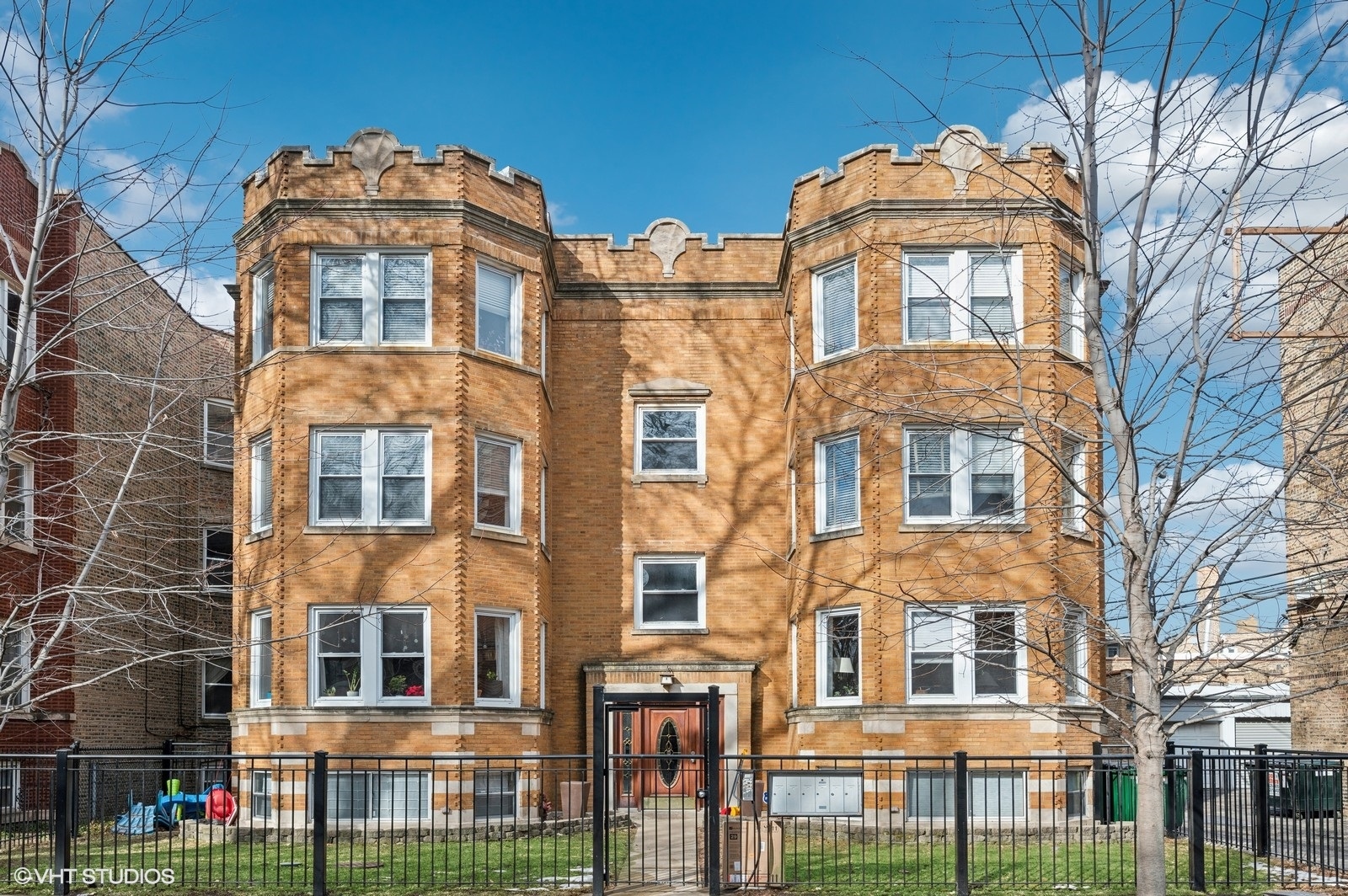 2018 W Farragut Avenue 2 Property Photo
