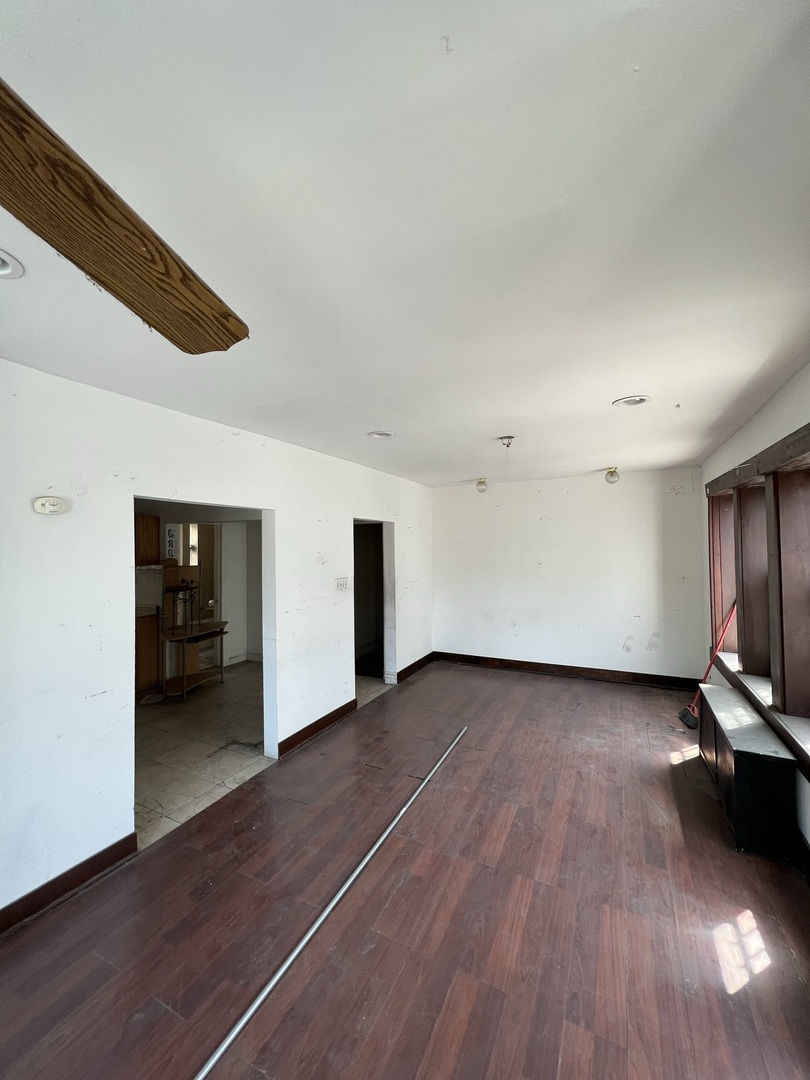 6418 S Vernon Avenue Property Photo 4