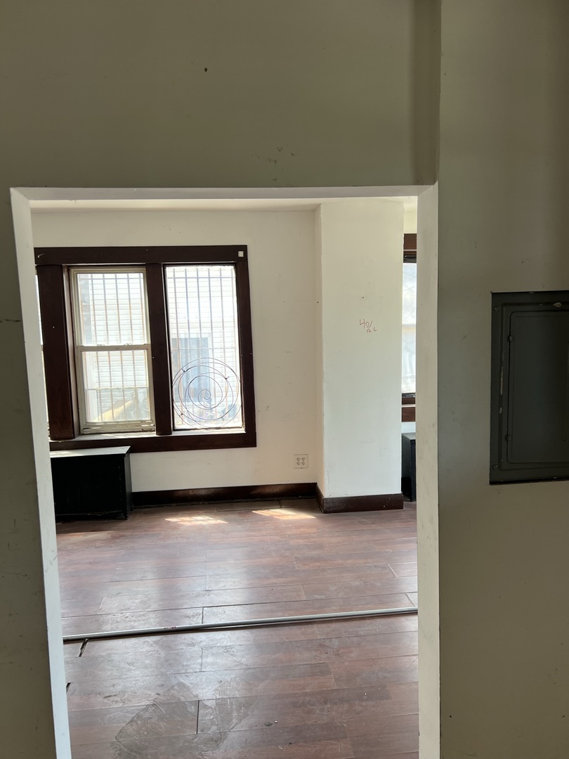 6418 S Vernon Avenue Property Photo 7