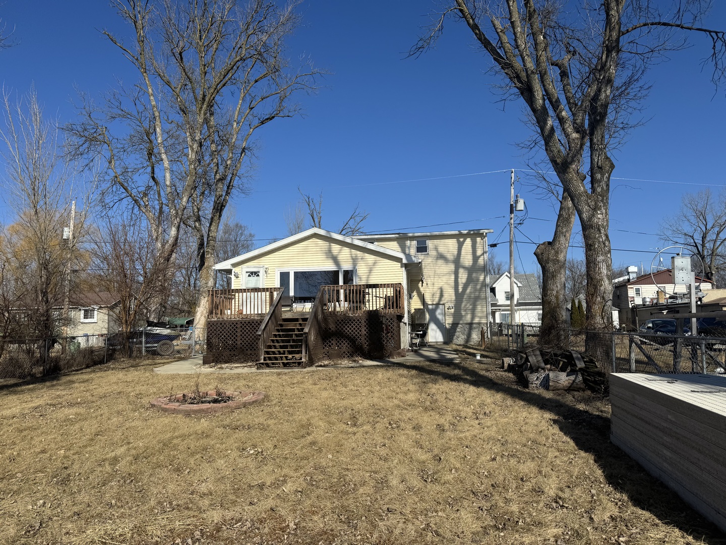 W7813 W Willow Road Property Photo 1