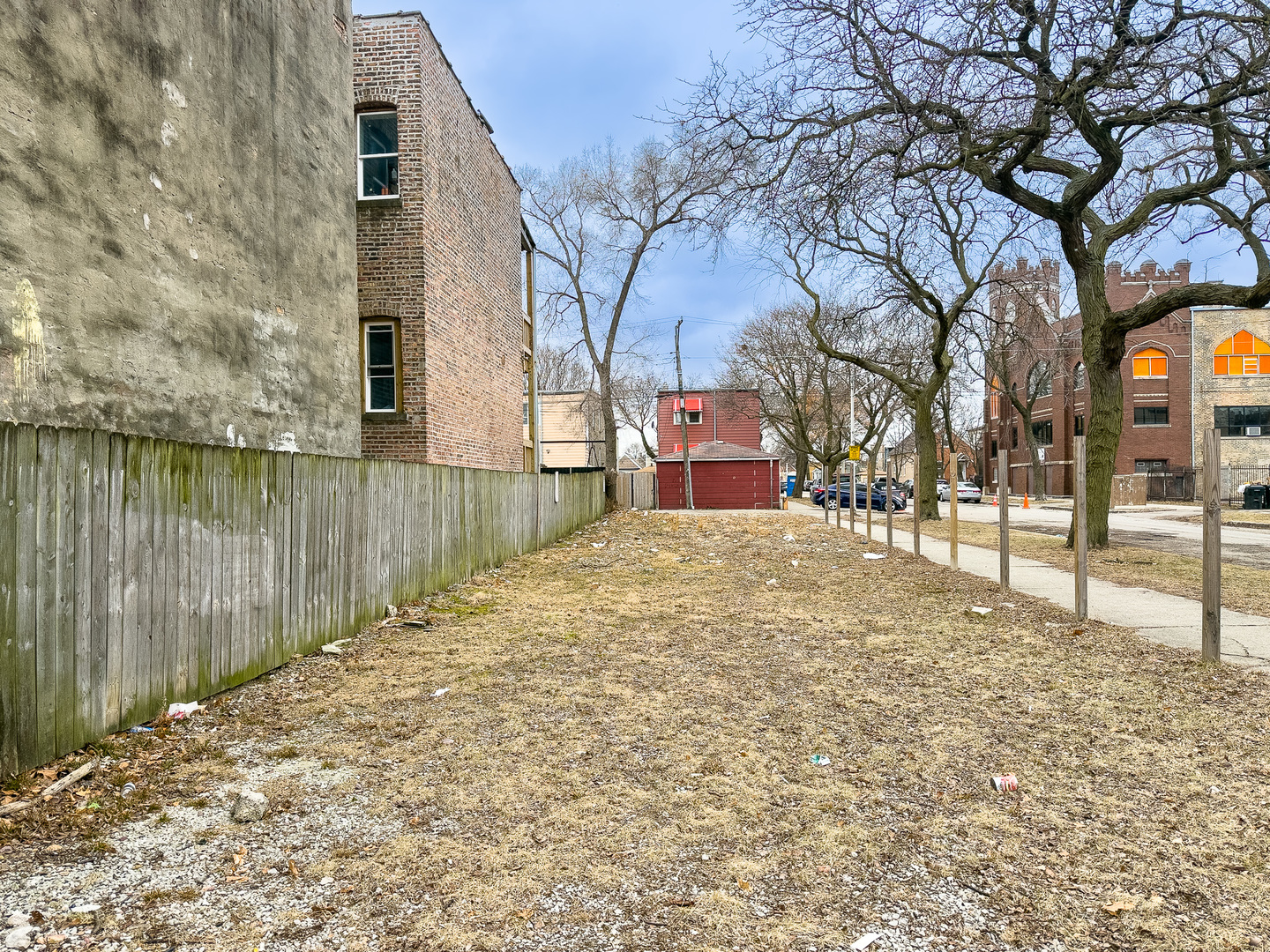 856 N Avers Avenue Property Photo 2