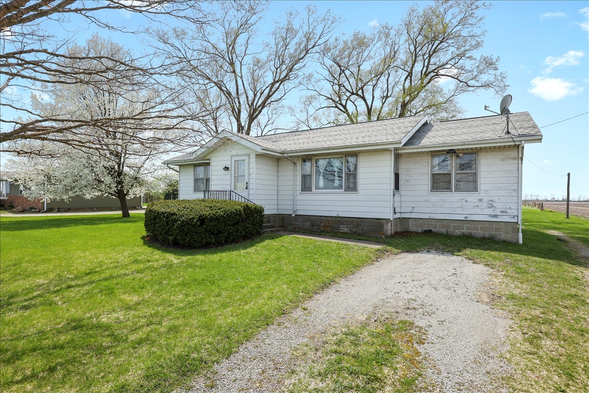 812 N County Road 1000 E Property Photo
