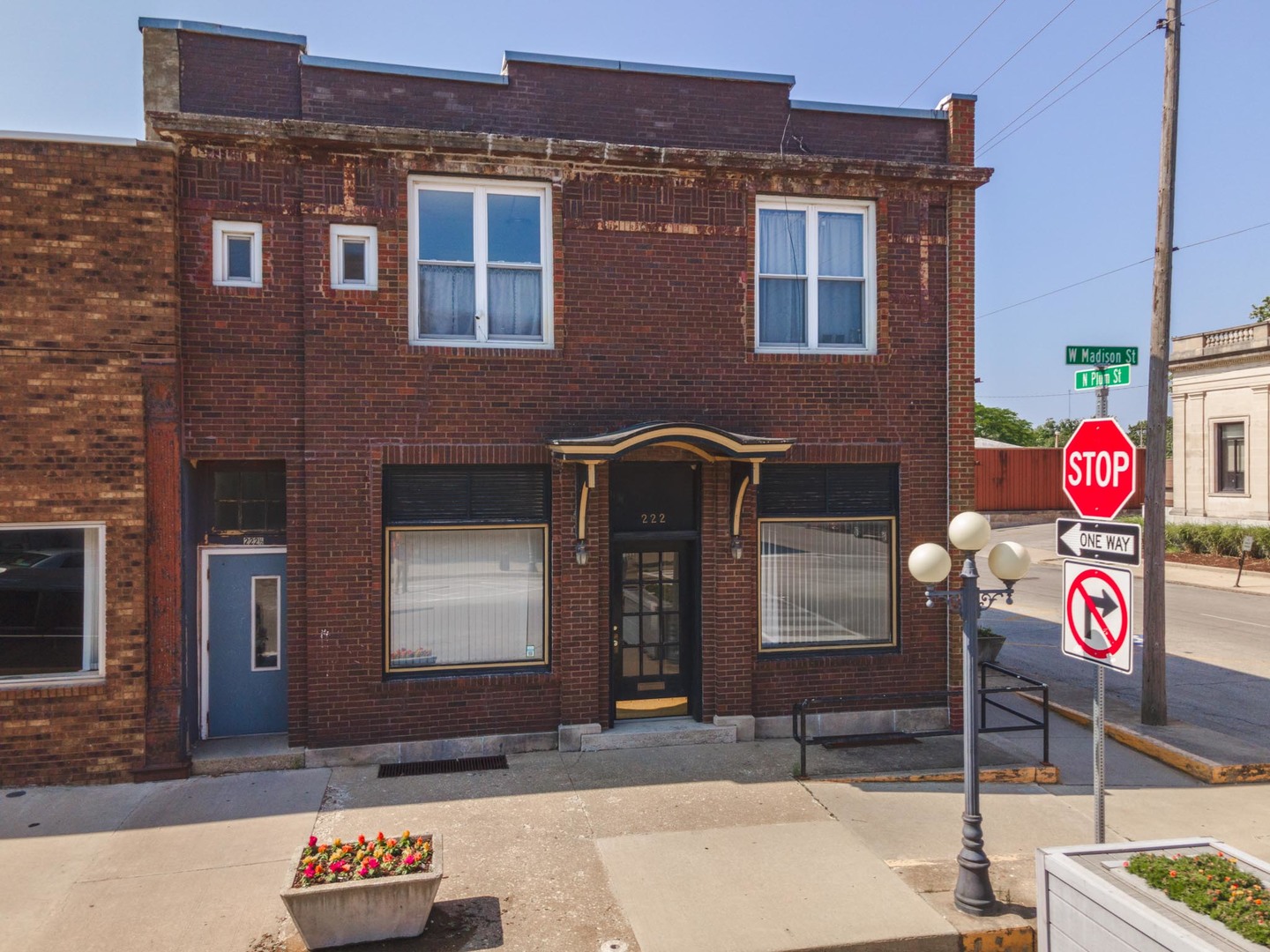 222 W Madison Street Property Photo 11