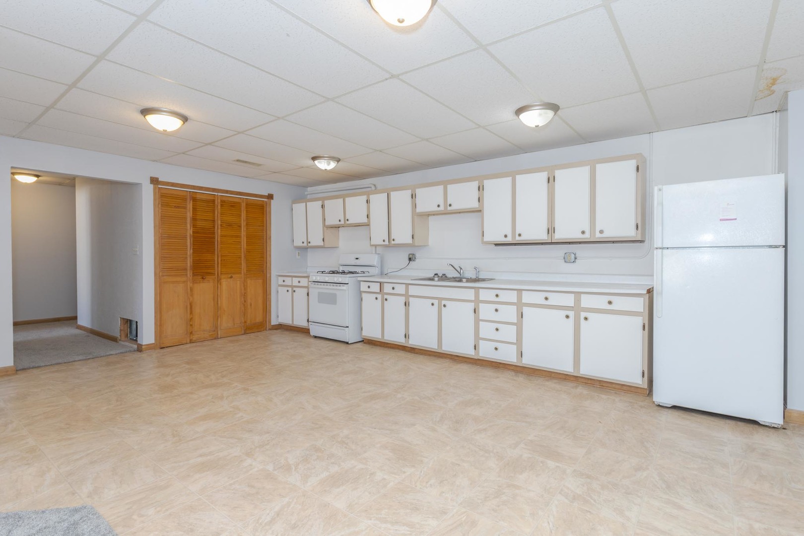 222 W Madison Street Property Photo 18
