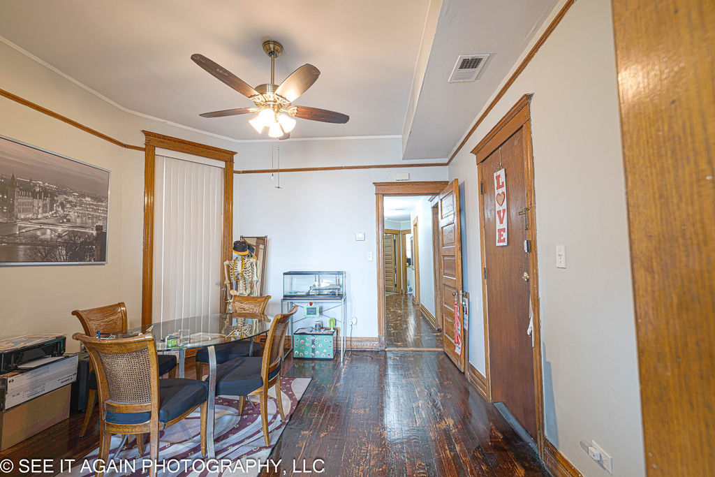 5942 S Calumet Avenue Property Photo 3