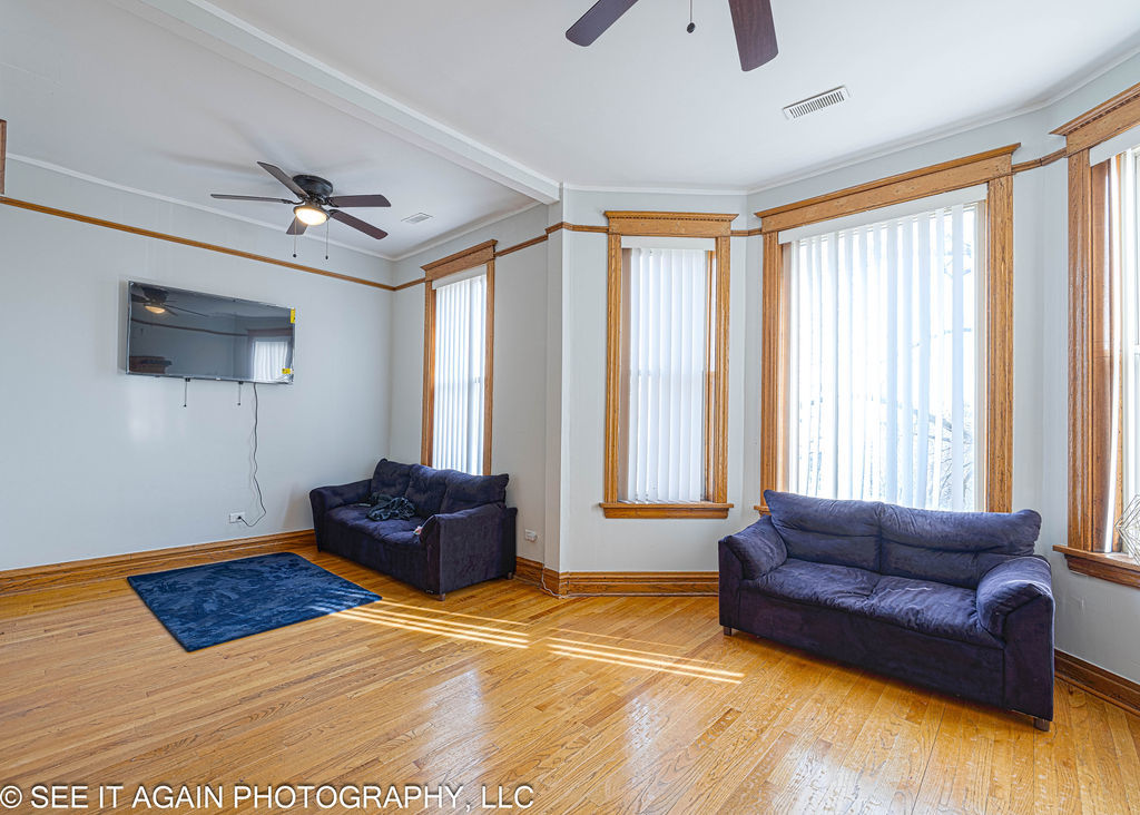 5942 S Calumet Avenue Property Photo 12