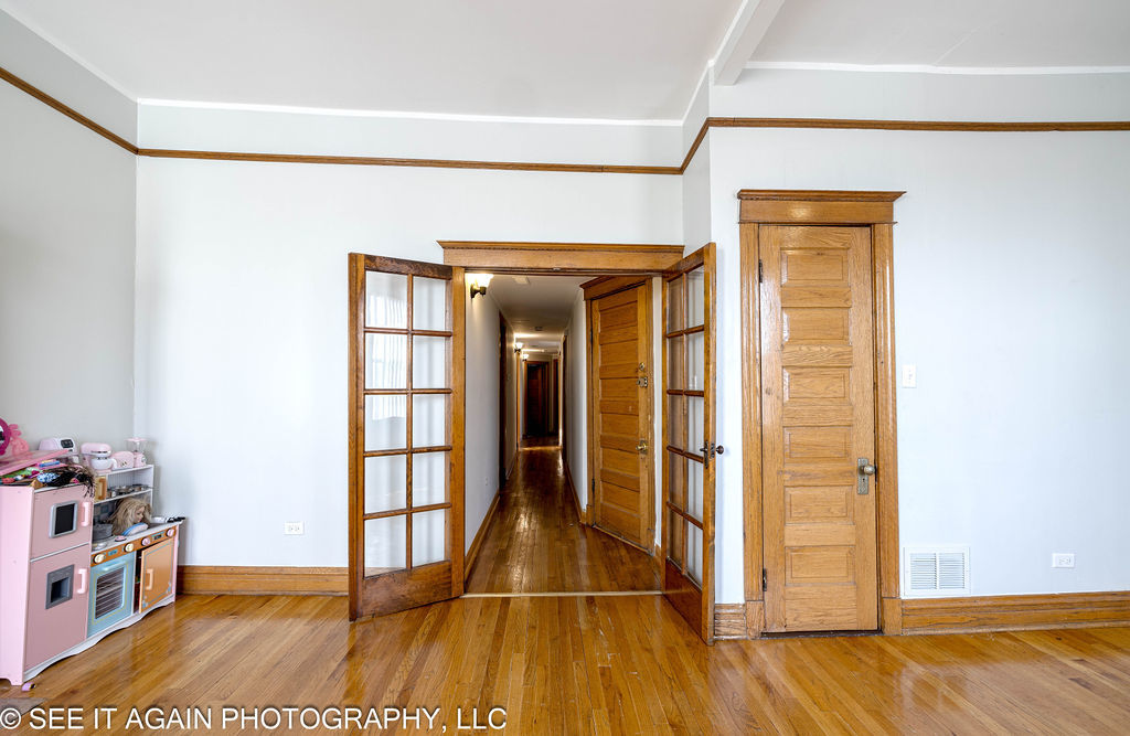 5942 S Calumet Avenue Property Photo 15