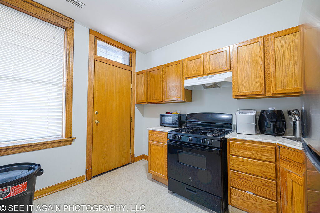 5942 S Calumet Avenue Property Photo 18