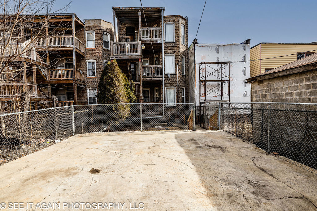 5942 S Calumet Avenue Property Photo 22