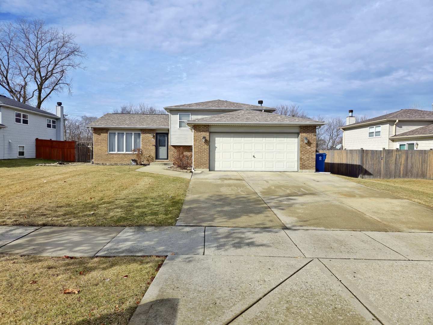 25714 S Linden Avenue Property Photo 2