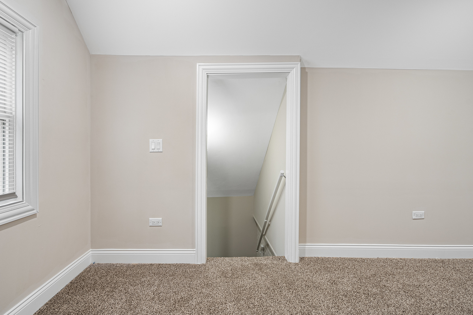 9220 S Dauphin Avenue Property Photo 18